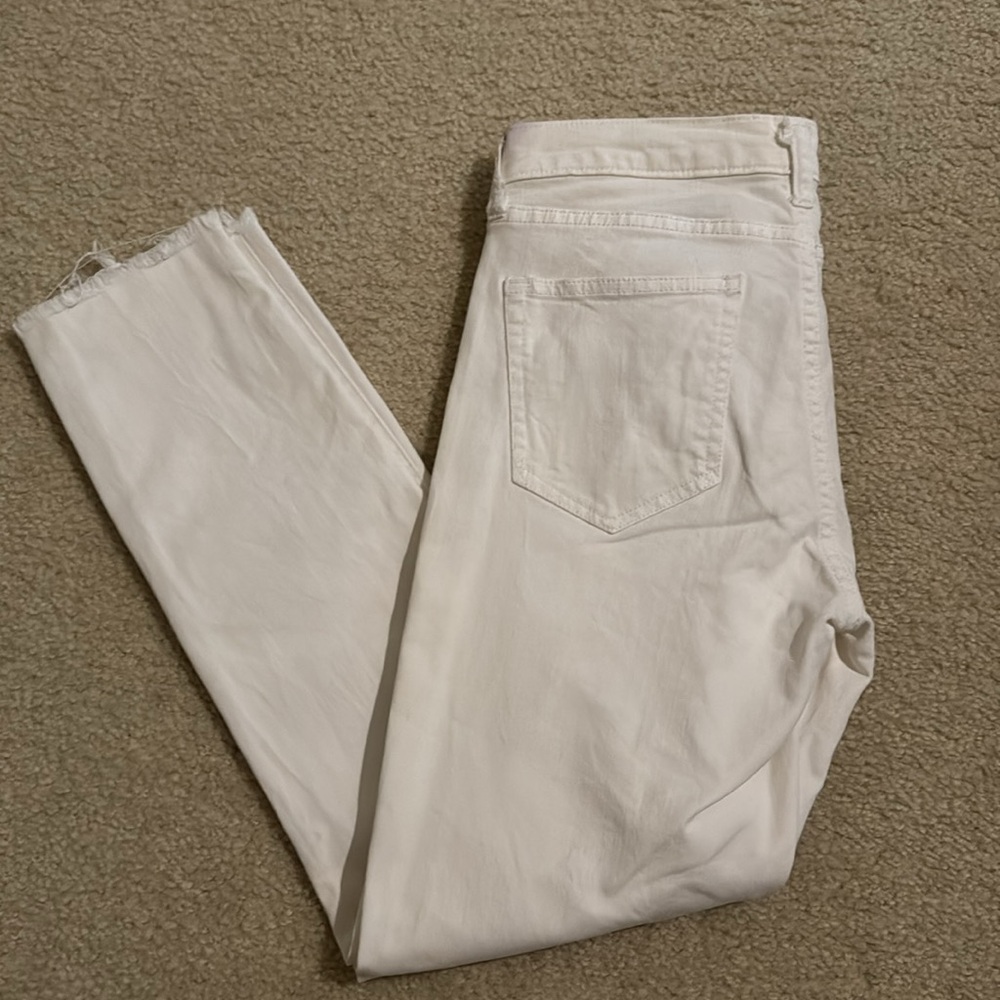 ✨✨ EUC ✨✨ White Gap ankle jean - Picture 4 of 5